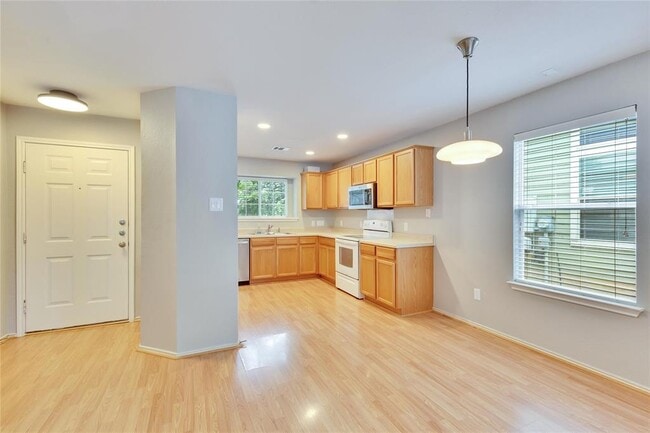 Building Photo - 2212 Melissa Oaks Ln