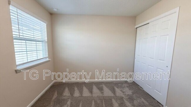 Building Photo - 11794 Beardgrass Wy