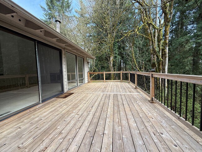 Building Photo - 2Bd/2Ba Redmond Duplex