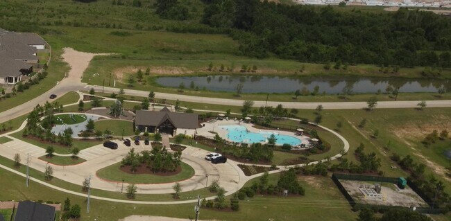 Building Photo - 19293 Hazel Firs Ln