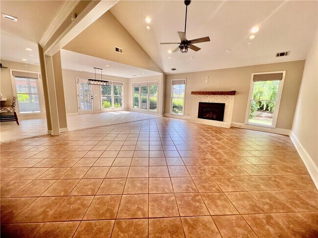 Building Photo - 205 Kinderhill Ct