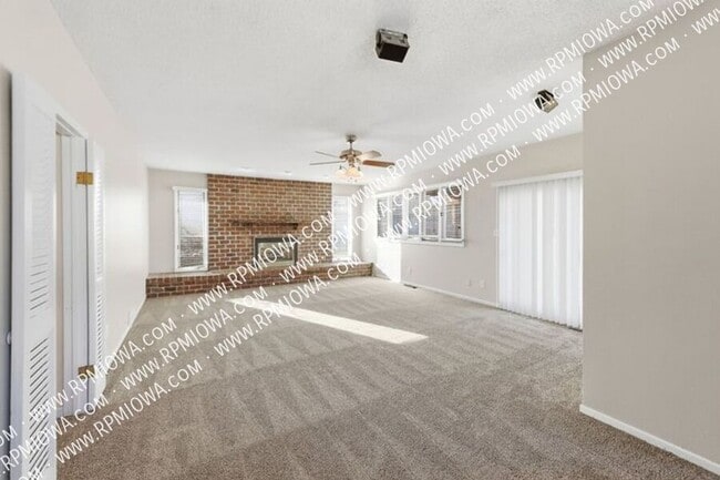 Building Photo - 3212 Ashwood Dr