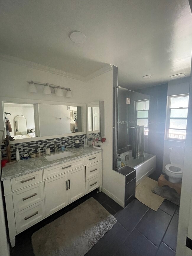 Building Photo - 1204 Hygeia Ave