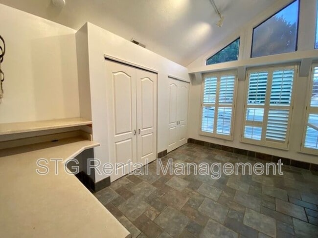 Building Photo - 1697 Stucki Dr