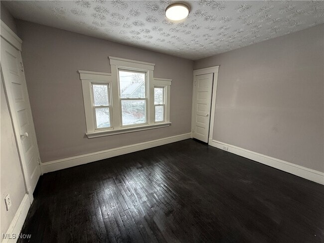 Building Photo - 4128 E 114th St