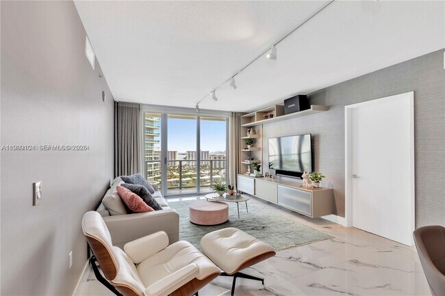 Building Photo - 300 Sunny Isles Blvd