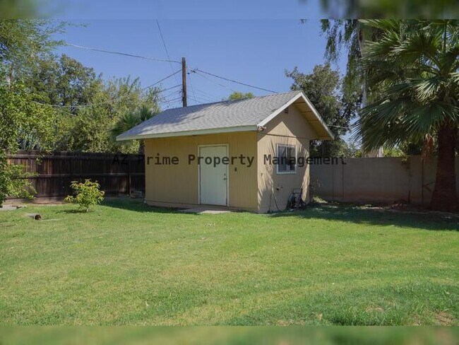 Building Photo - 6521 N 11th Ave