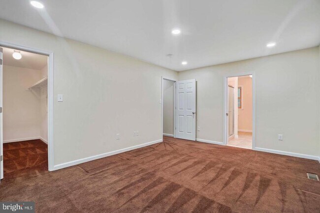 Building Photo - 5105 PHEASANT Rd
