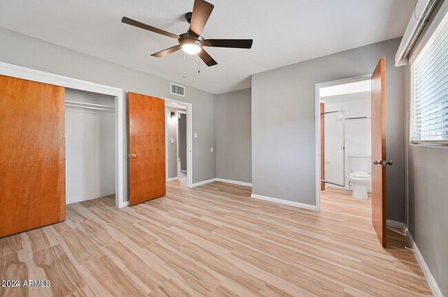 Building Photo - 1226 W Rancho Dr