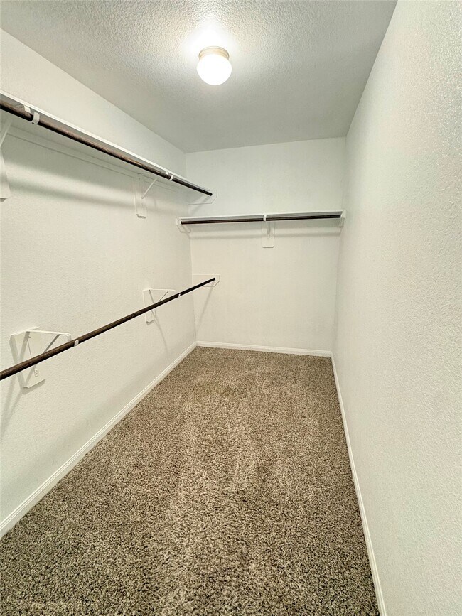 Building Photo - 25364 Grotto Falls Ln