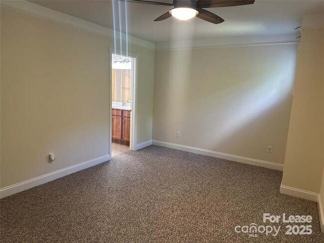 Building Photo - 14939 Alexander Pl Dr