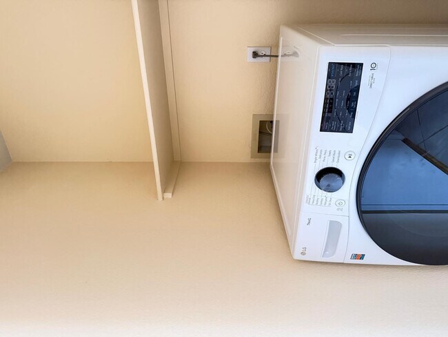 Building Photo - 7283 W Tina Ln