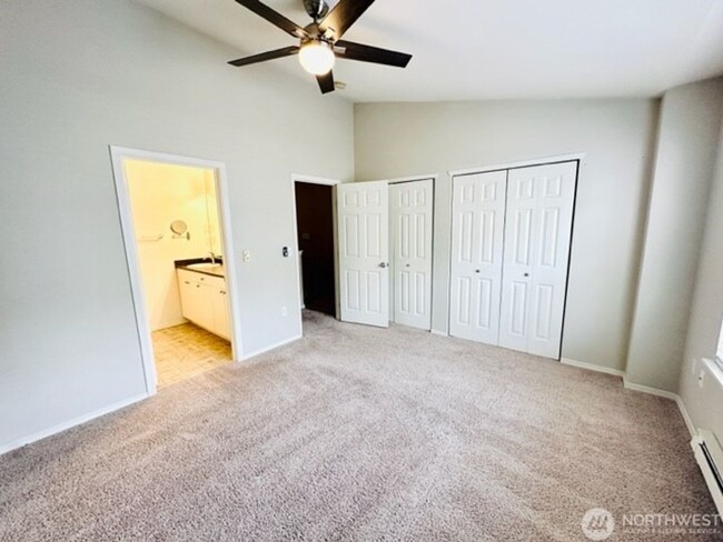 Building Photo - 2bd/2ba Lynnwood Townhome