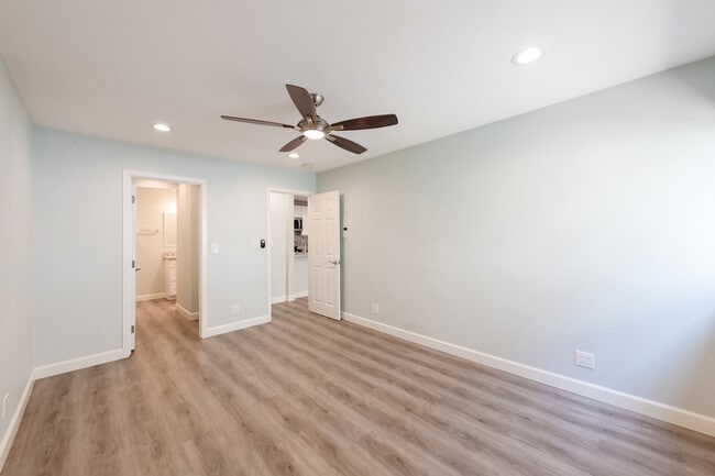 Building Photo - 4727 W 147th St