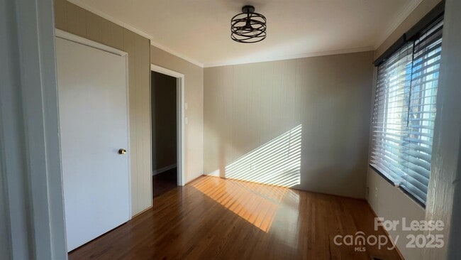 Building Photo - 715 Tom Hunter Rd