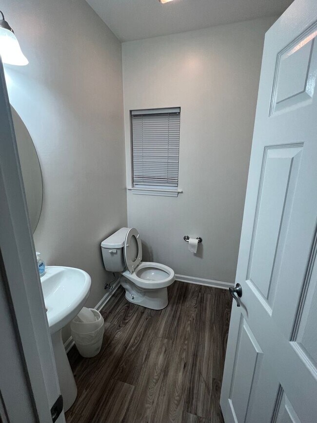 Building Photo - Available for the 2026-2027 lease term.