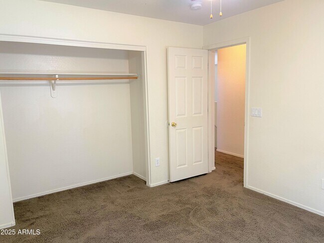 Building Photo - 31443 N Cactus Dr