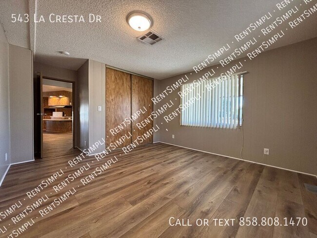 Building Photo - 543 La Cresta Dr