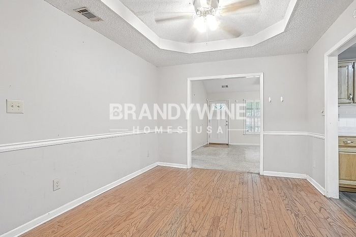 Building Photo - 205 Oak Shores Dr