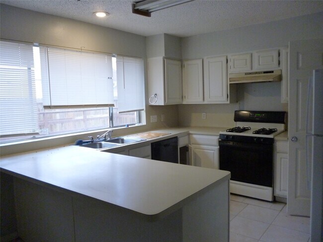 Building Photo - 3243 Battle Ridge Ln
