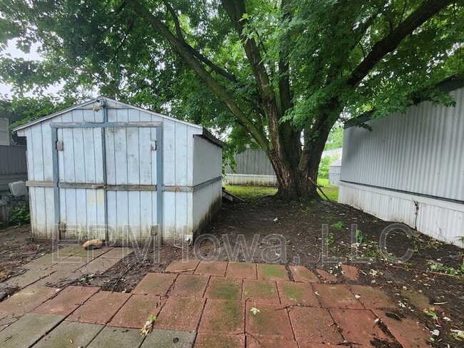 Building Photo - 700 W Ridgeway Ave