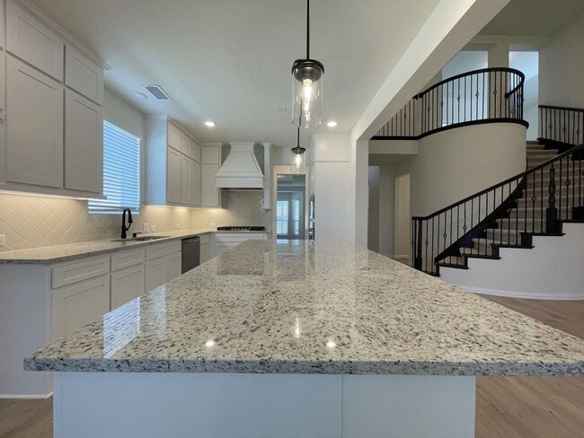 Building Photo - 6270 Shasta Creek Rd