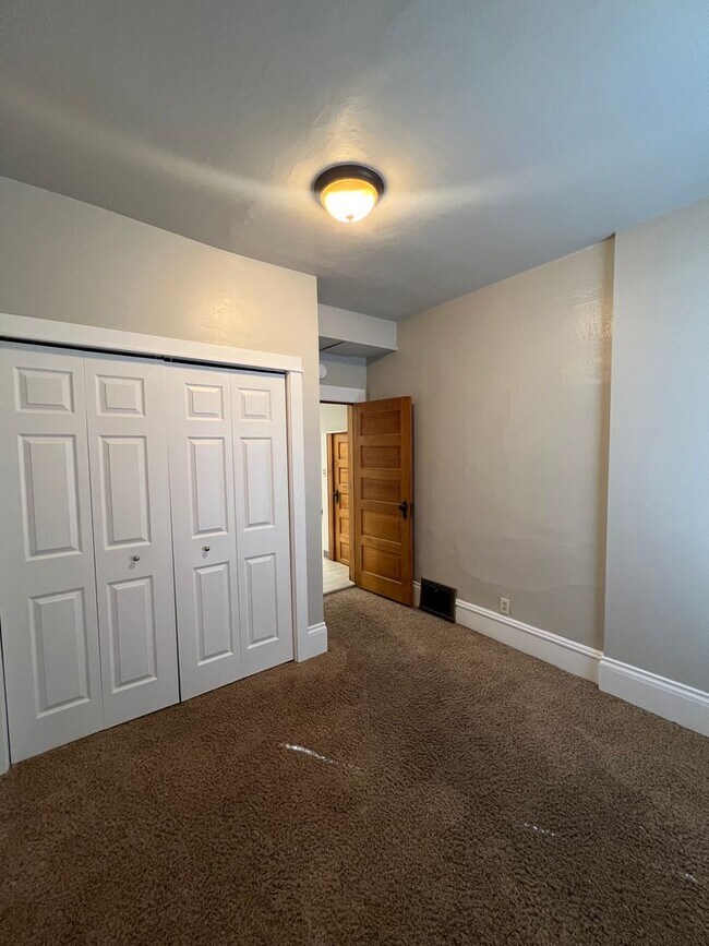 Building Photo - Charming 4 Bed 2 Bath in Gonzaga!!