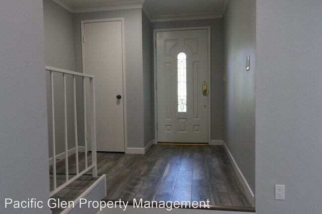 Building Photo - 3 br, 2.5 bath House - 7903 Via Magdalena