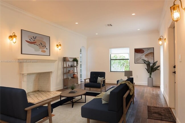 Building Photo - 5938 NE 5th Ave