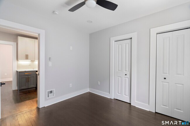 Building Photo - 492 Lombard St