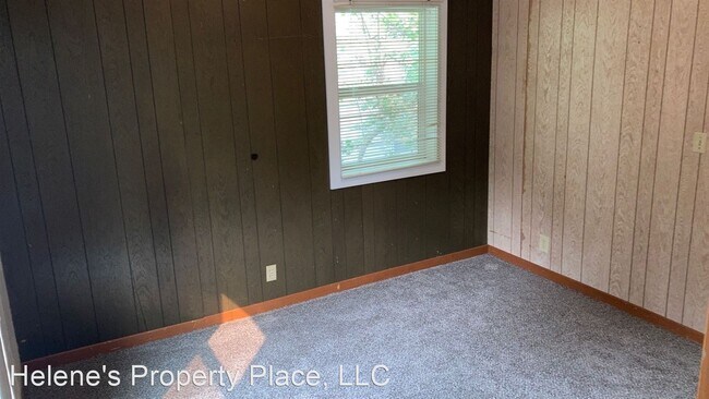 Building Photo - 4 br, 2 bath House - 220 SE McKenzie Street