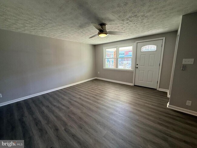 Building Photo - 2021 Kelmore Rd