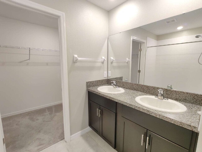 Building Photo - 7127 Samuel Ivy Dr