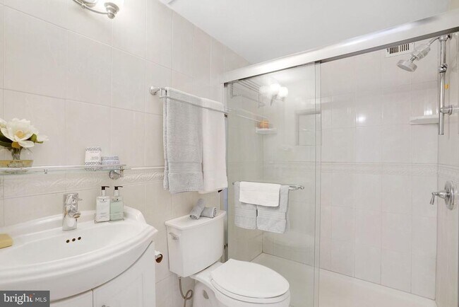 Building Photo - 3101 S Manchester St