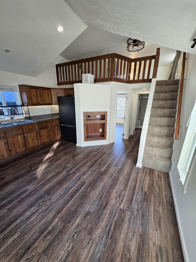 Building Photo - 780 NW Alder St