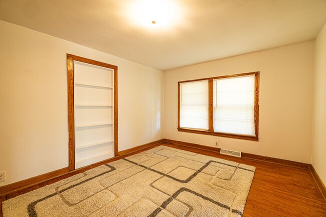 Building Photo - Spacious House on Old Six Mile Rd. - Water...