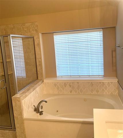 Building Photo - 4820 Holly Berry Dr