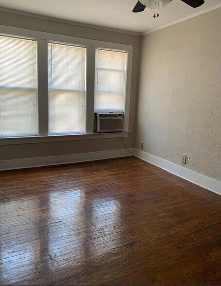 Building Photo - 1733 Poplar Ave