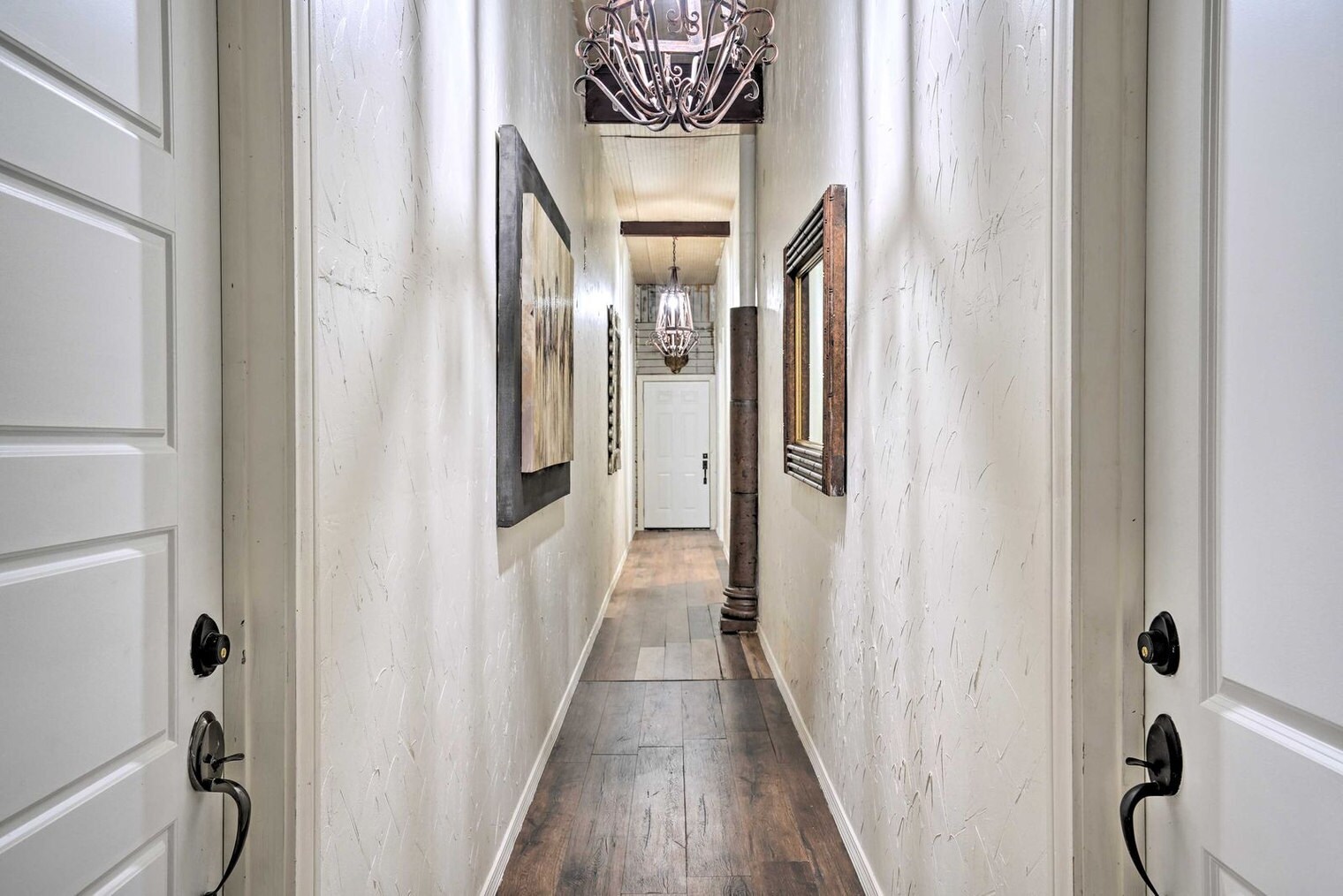 Building Photo - 3704 San Bernardo Ave
