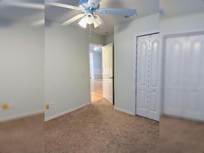 Building Photo - 7851 Foxgrove Dr