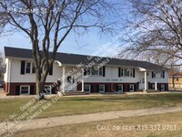 Building Photo - 438 Adams St