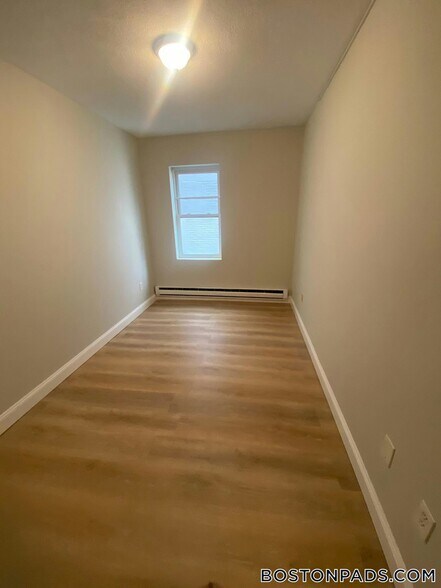 Building Photo - 111 Norway St