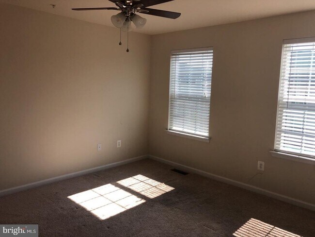 Building Photo - 7242 Brinley Way