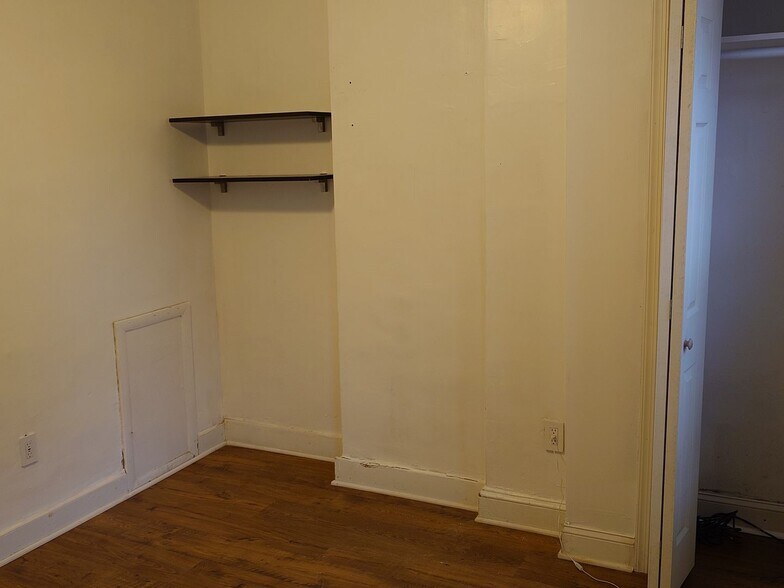 Building Photo - 2224 Latona St