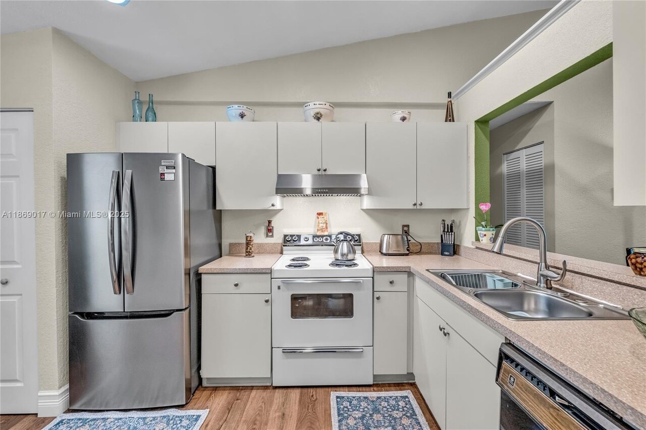 Building Photo - 2511 NW 56th Ave