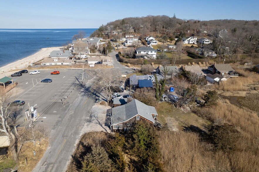 Building Photo - 125 Creek Rd