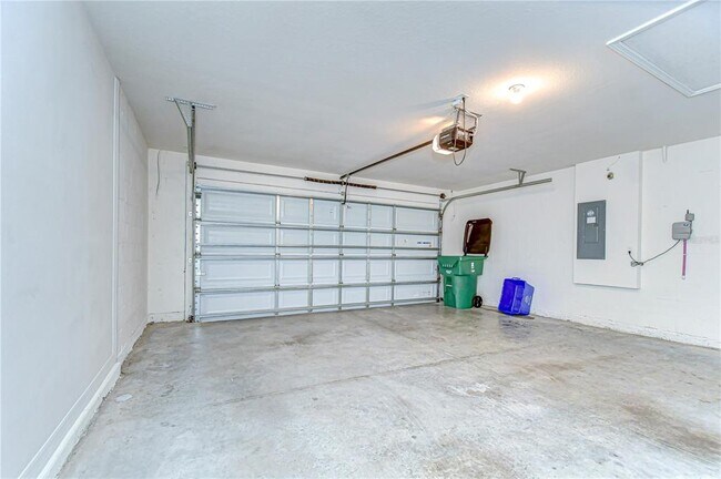 Building Photo - 38255 Sonnet Landing Ave