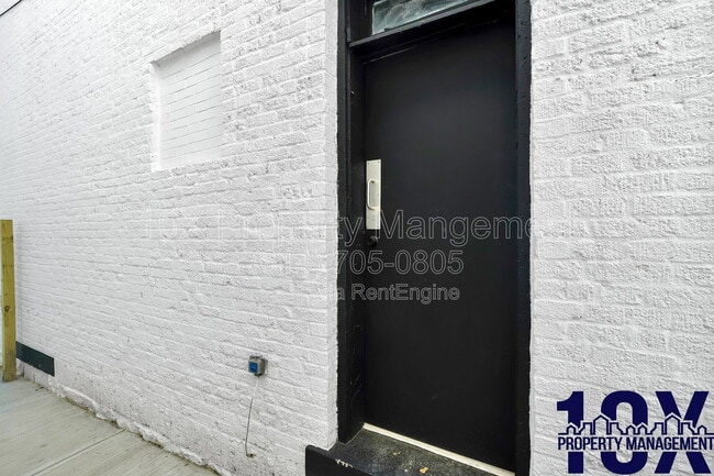 Building Photo - 1213 E Whittier St