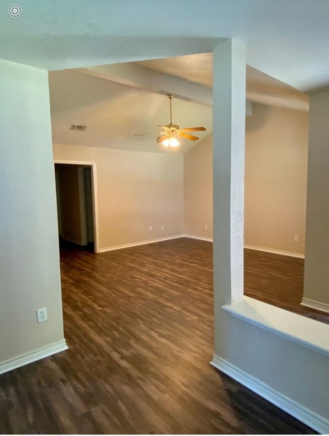 Building Photo - "Spacious 3-Bed, 2-Bath Retreat in College Station – Your Perfect Home Awaits!"