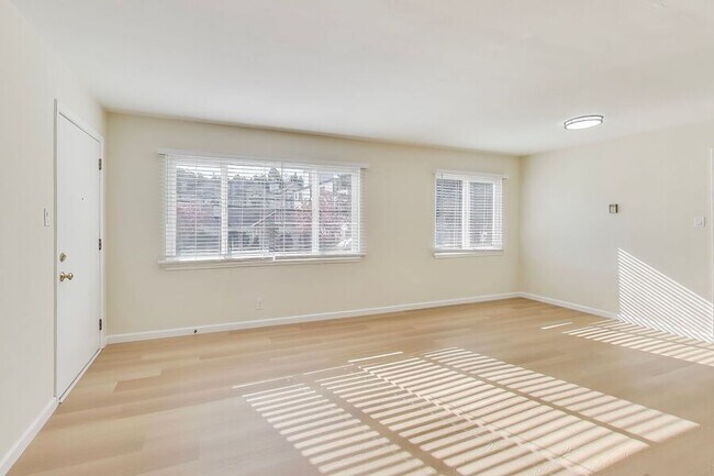 Building Photo - 1549 San Carlos Ave